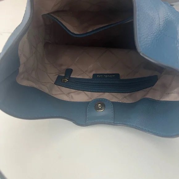 Michael Kors Blue Slouchy Shoulder Bag with Gold Hardware - Picture 4 of 6